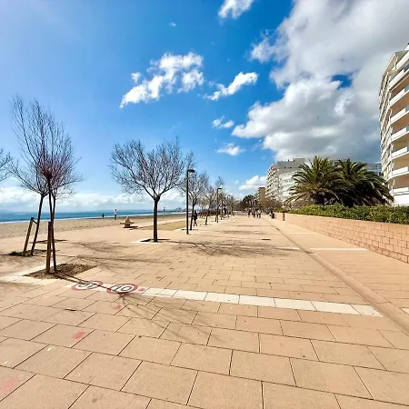 V032 - Miramar Apartment *