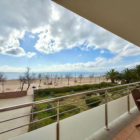 V032 - Miramar Apartment *